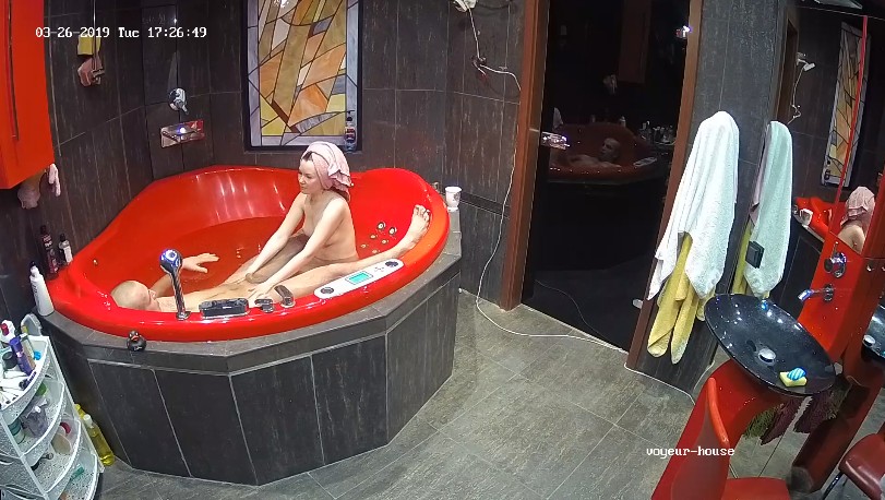 Courtney & friend long bath after sex mar 26