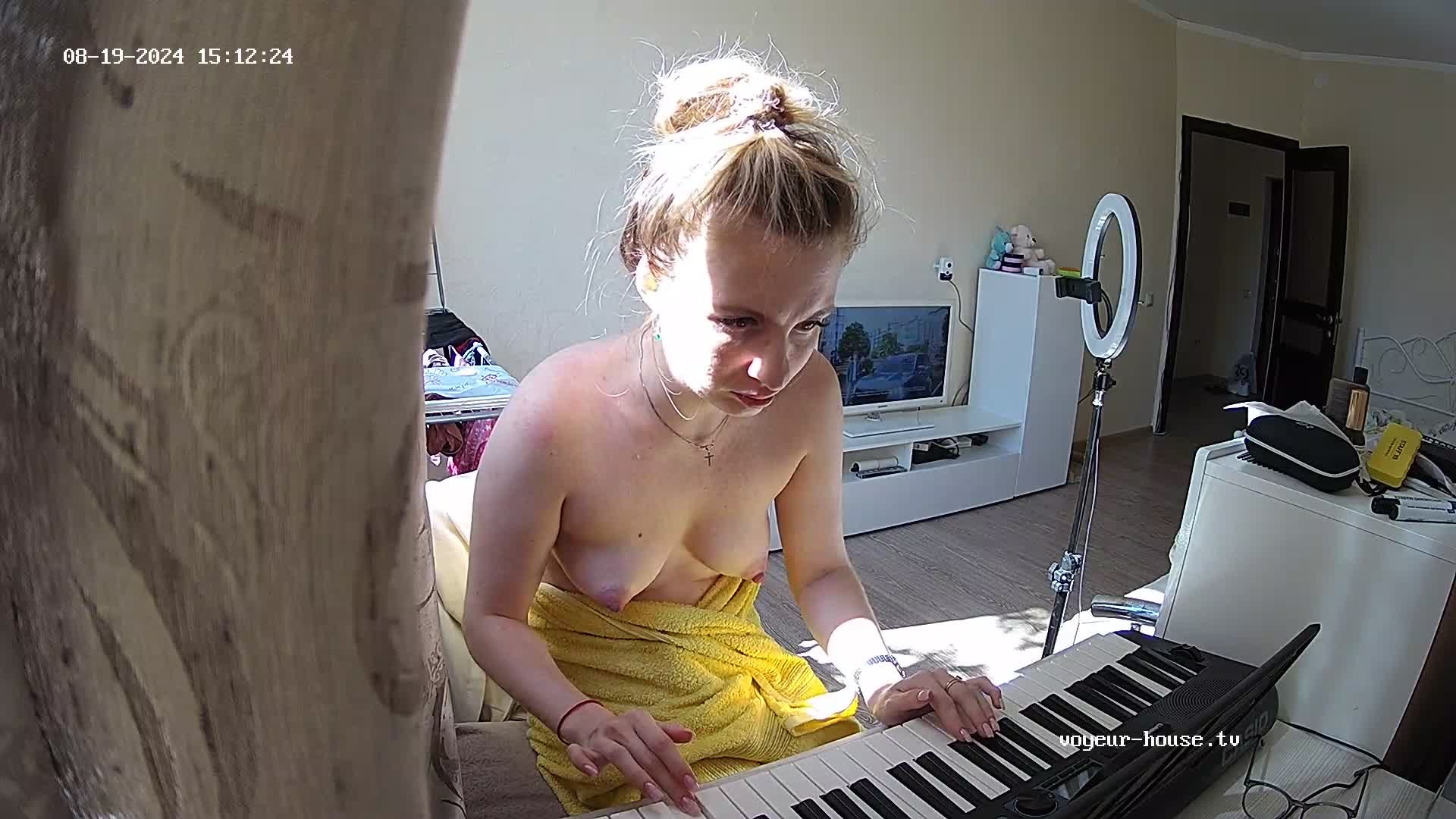 purenudist gym shower Watch Naked girl Tatiana friend playing piano, 19/08/2024 | Naked people  with Tatiana in Living room | The biggest Voyeur Videos gallery