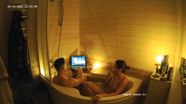 Auriel & Piter romantic bath, Mar-15-2022