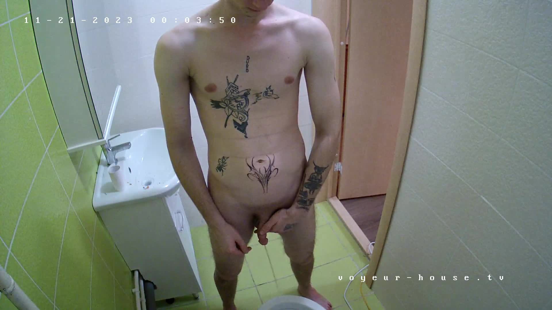 Naked Tristan peeing 21 Nov 2023