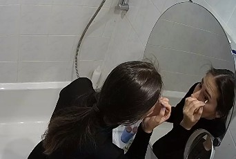 Long-awaited Nina doing her light makeup, March 23