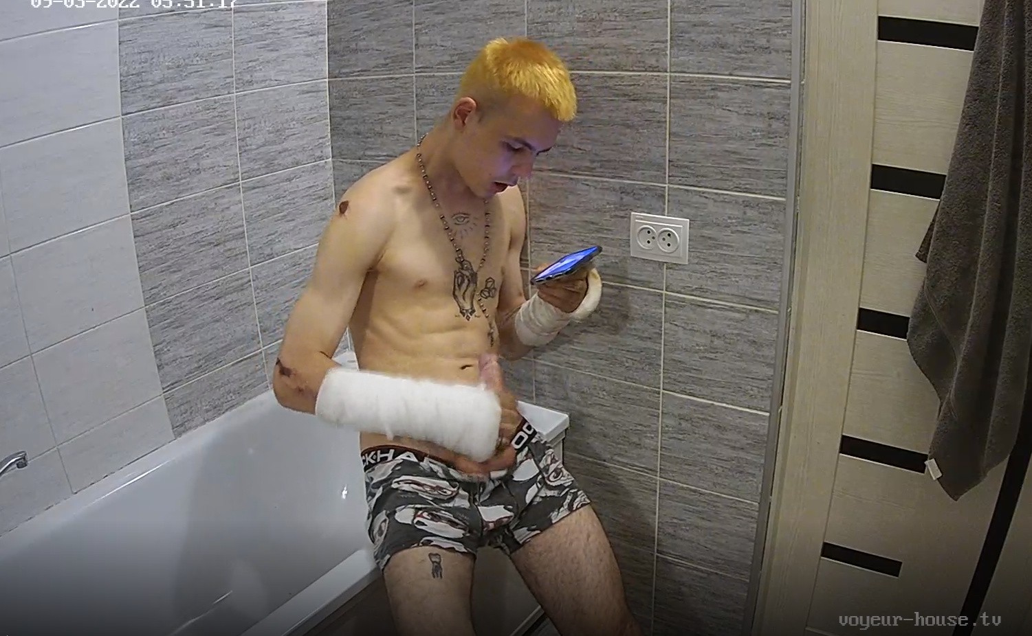Artem jerking off in the bathroom 3 Sep 2022