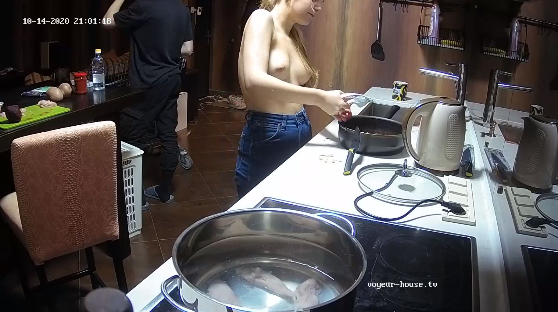 Val topless cooking, Oct14/20