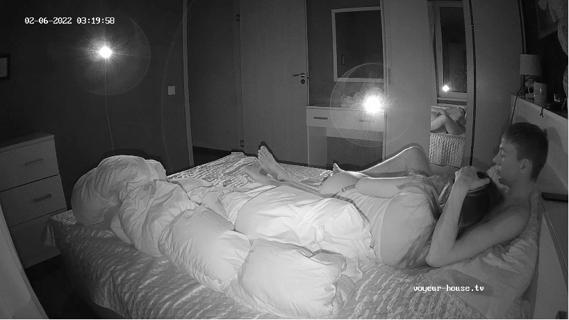 Evan & Yeva - Making out & Fooling around in the bedroom - Feb06/2022