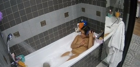 Tanned juicy Mary shaving her beautiful pussy, April 7