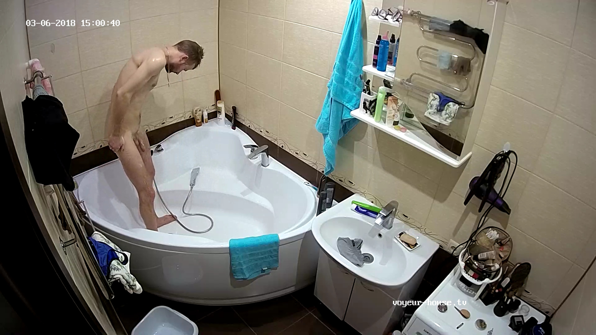 Guest guy afternoon shower 6th Mar 2018
