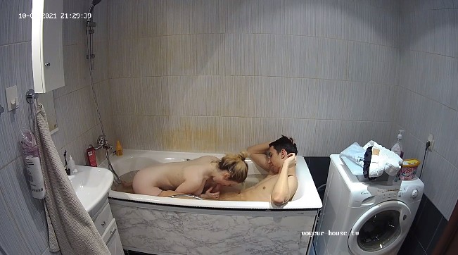 Kamila & Ilyas bath with blowjob, Oct-06-2021