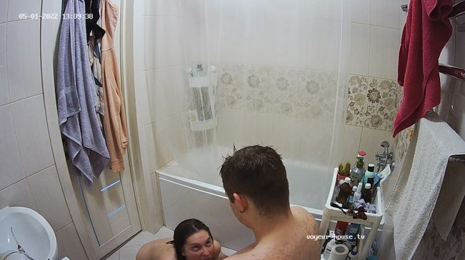 Kristykrabs & Timotheo bathroom shower and blowjob, May-01-2022