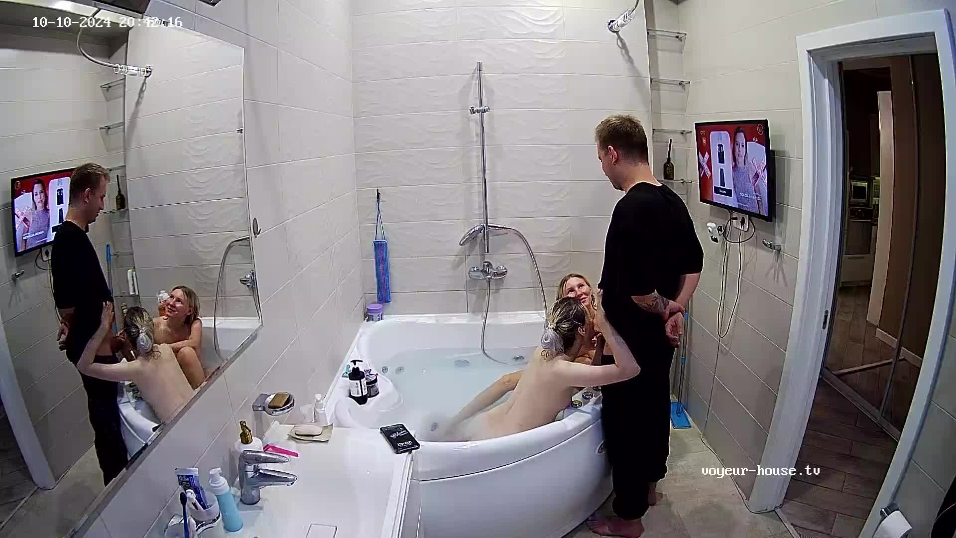 Flamy & Friends bath and blowjob, 10/10/2024