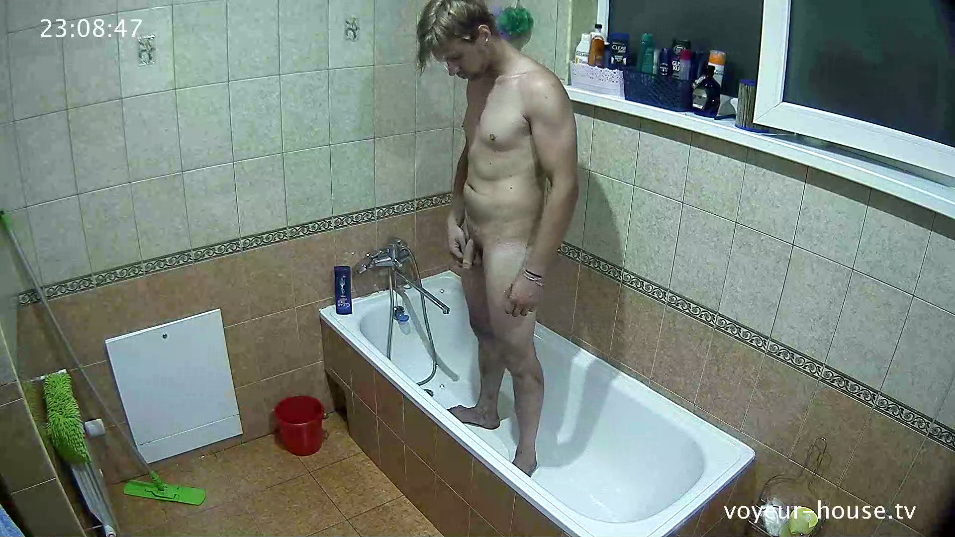 Oleg in the shower 18th Aug 2017