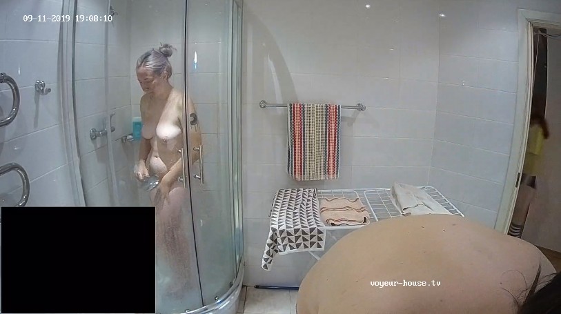 Guest girl shower after massage sep 11
