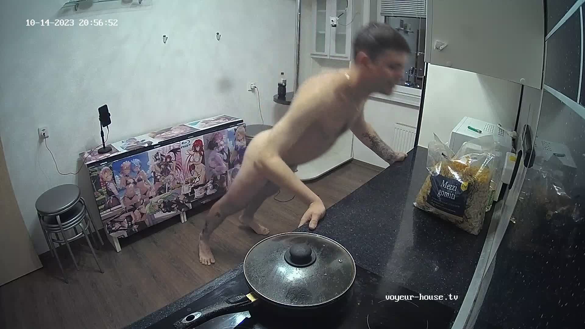 Artem's naked kitchen workout 14 Oct 2023