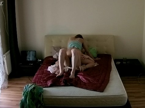 Early morning pussy pounding from guests