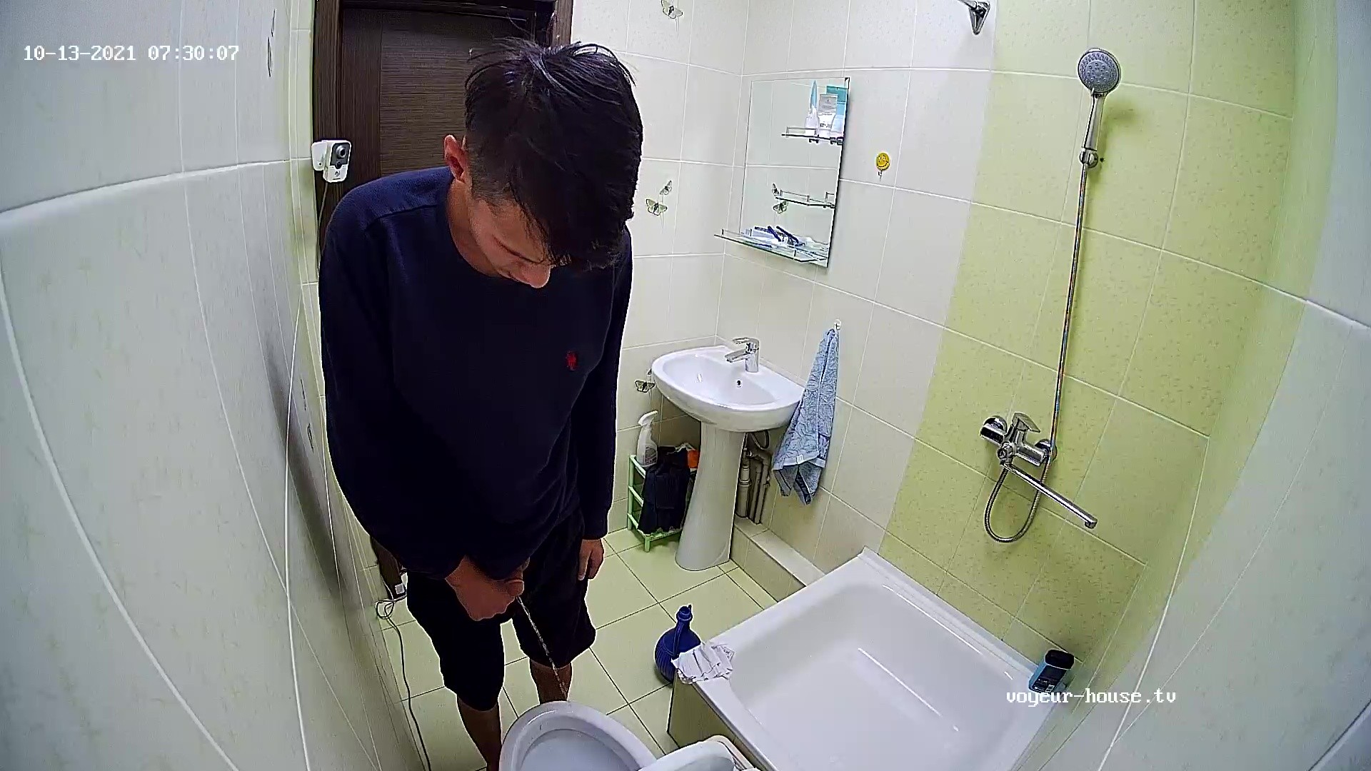 Denys peeing 13 Oct 2021 7.30am