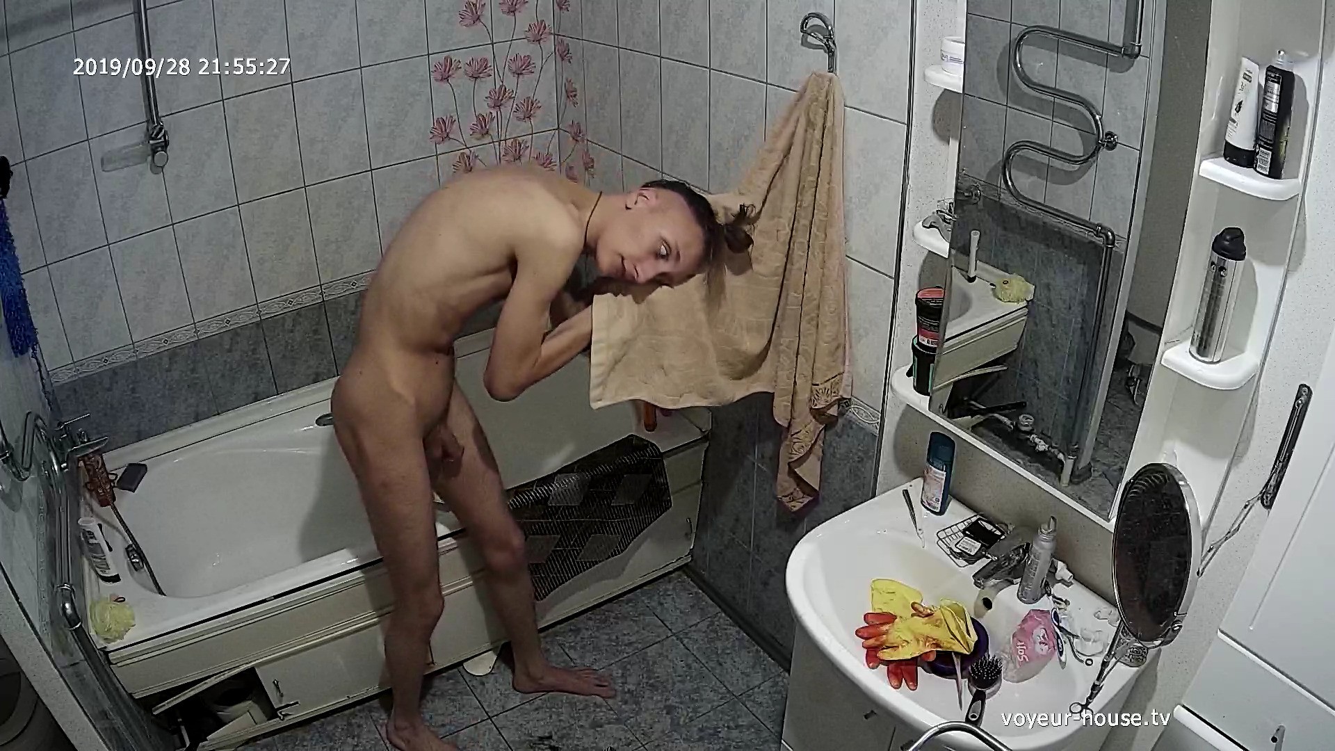 Guest Guy Naked In Bathroom 28 Sep 2019