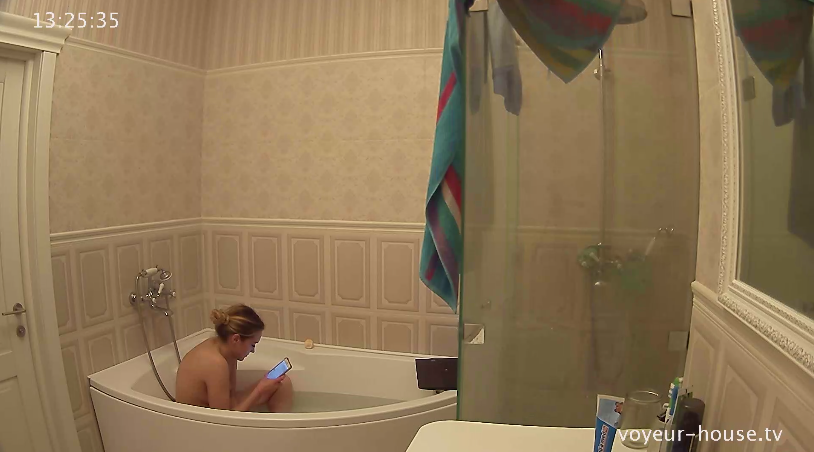 Mormon girl tara takes a bath