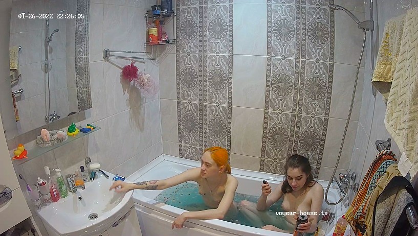 Ashley & Luella take a bath together - Jan26/2022