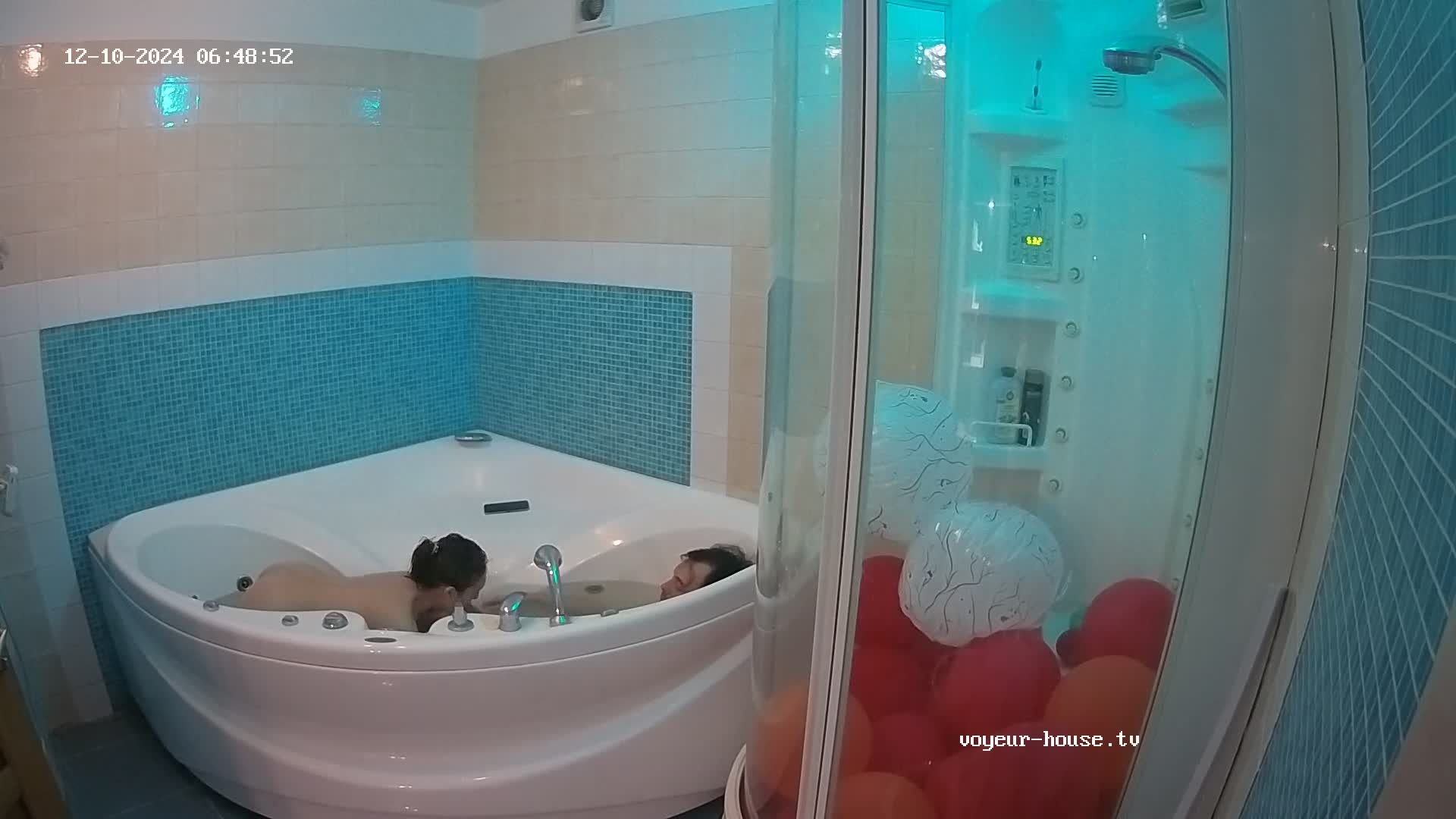 Ryry and Tonk bath with blowjob 2024-12-10