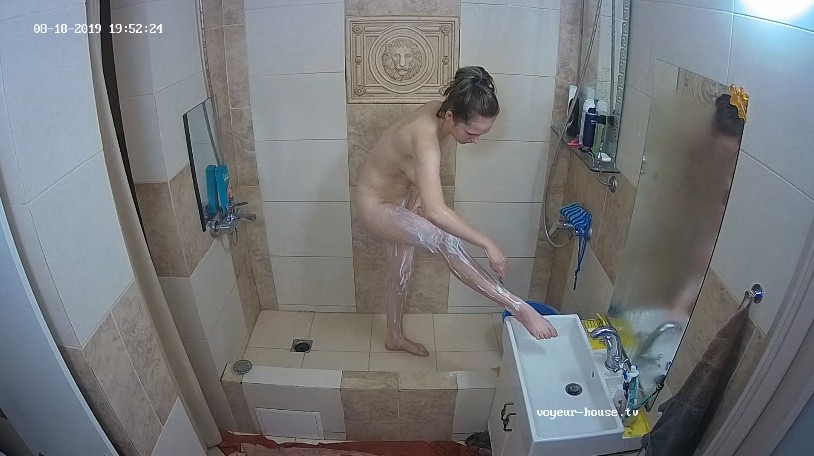 Emily afternoon shower & shave aug 18