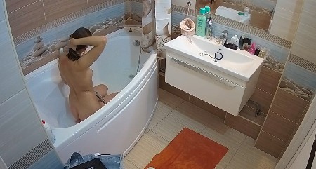 Busty Sandra taking a bath with her phone, May 31