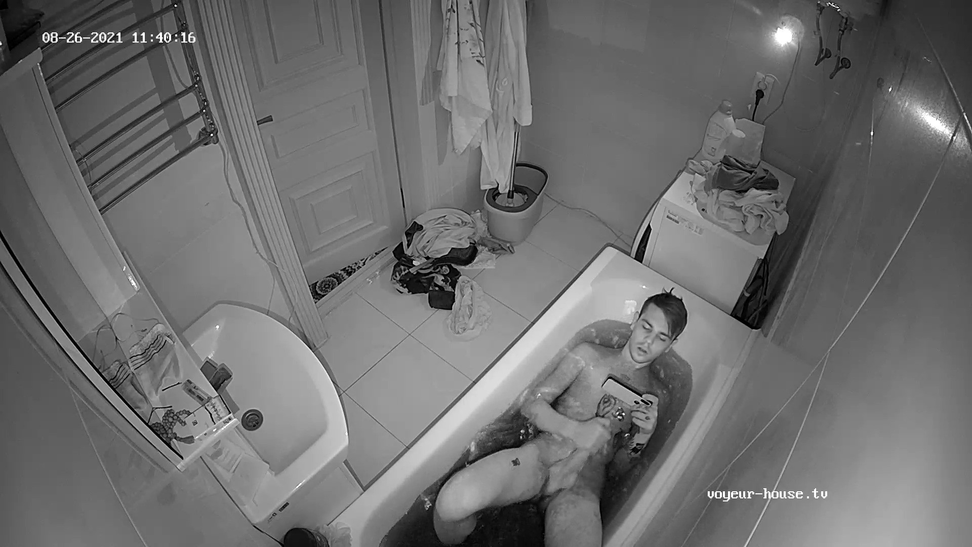 Artem, piss, bath & jerking off 26 Aug 2021