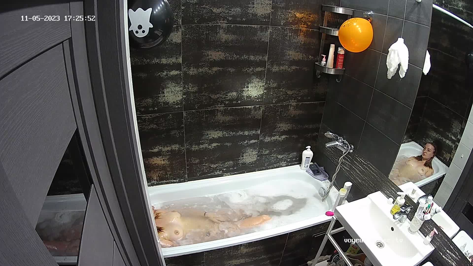 Fox bath, Nov-05-2023