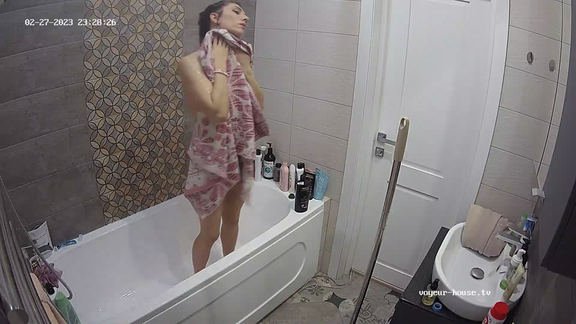 Ayesha Showering Feb 27