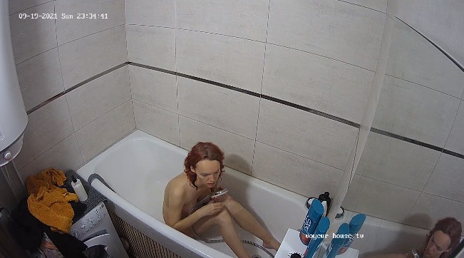 Jessi night shower, Sep-19-2021