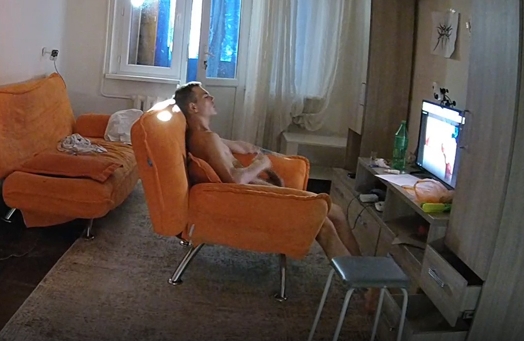 Artem more jerking in the living room 21 Jul 2022