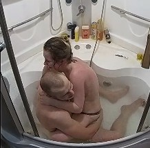 Fil and his new girlfriend chilling in bath together